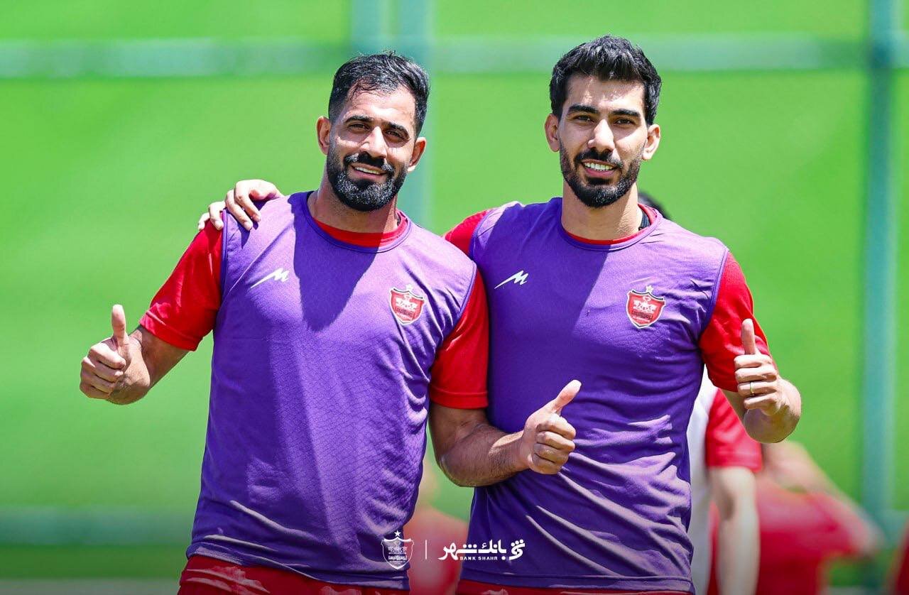 عکس| رونمایی رسمی از پرسپولیس مدل ۱۴۰۴ به سبک هلی کوپتر