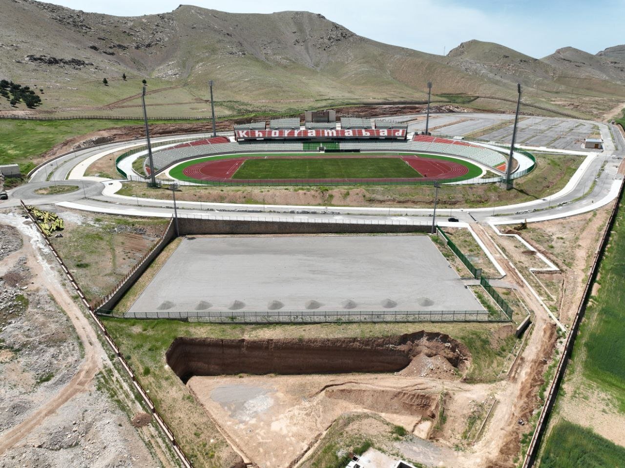 تمرکز بر استادیوم تختی، مصمم در ساخت لر آرنا