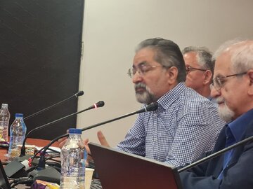 بعد از انقلاب، تاریخ حتی از علوم سیاسی، سیاسی‎‌تر شد!