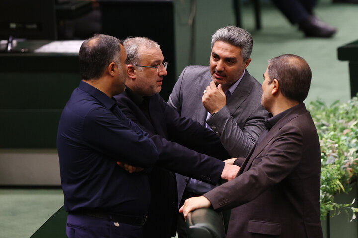 نمایندگان، رئیس مجلس را محاصره کردند/ جلسه دو نفره ذوالنوری و رسایی+تصاویر