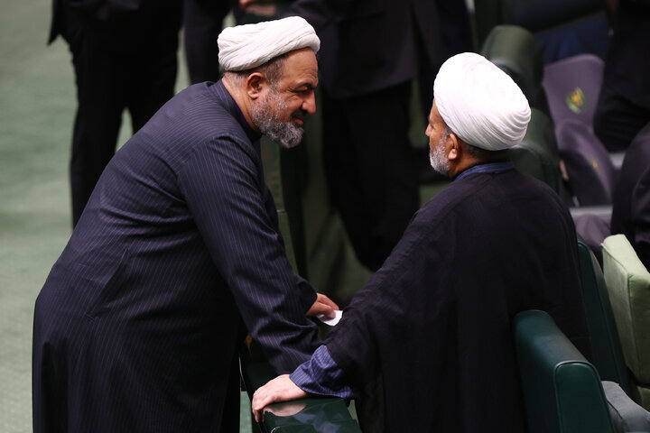 نمایندگان، رئیس مجلس را محاصره کردند/ جلسه دو نفره ذوالنوری و رسایی+تصاویر