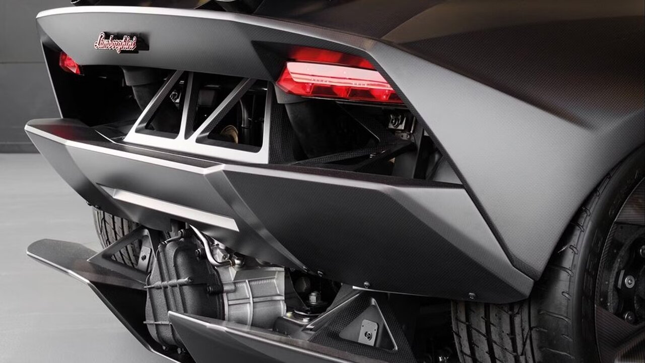 شوالیهای از عنصر ششم / سستو المنتو، جنگجوی سبکوزن لامبورگینی