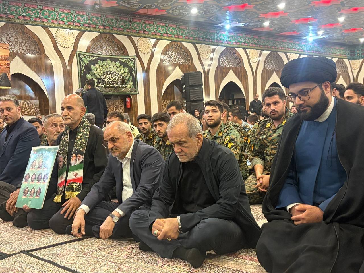 حضور پزشکیان در مراسم شهدای فراجا + عکس