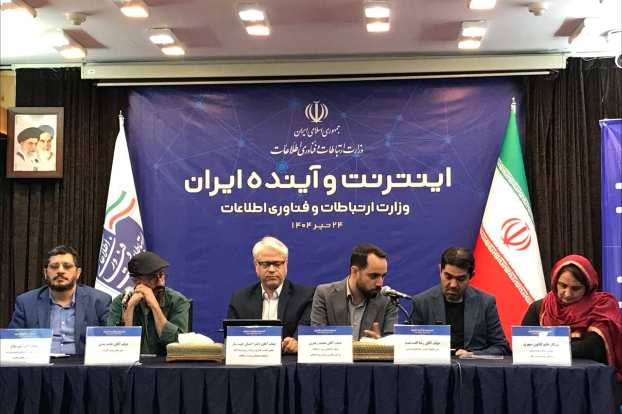 چیتساز: سیاست فیلترینگ موفقیتآمیز نبوده است / بیدی: حاکمیت به اینترنت به چشم یک تهدید نگاه میکند