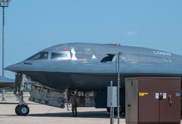 ترامپ در دام توهم «بمب‌های هوشمند»نتانیاهو افتاد/ایران هدف دو ارتش؛کشوری که از حمله جان سالم به در برده، از آن درس می‌گیرد/بمب‌ها فقط زمان می‌خرند