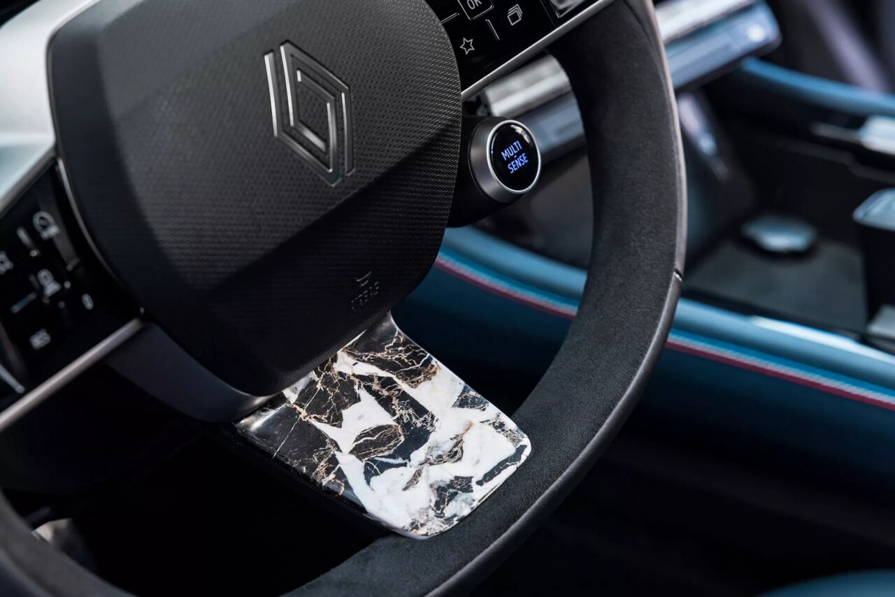 عکس | شاسی بلند «رنو» که خودروی جدید رئیسجمهور فرانسه شد