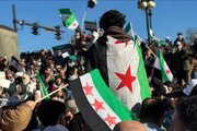 ببینید | پایین کشیدن پرچم حکومت جولانی توسط دروزی‌ها در حومه دمشق