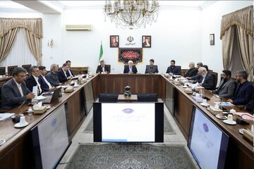 عارف: هرچه سریعتر باید به مرحله ارائه خدمات از طریق شبکه ملی اطلاعات برسیم / باید براساس راهبردی سه ساله به جایگاه اول منطقهای دست یابیم