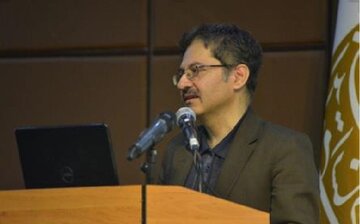 شیزوفرنی در روشنفکری ایرانی /  در علوم سیاسی ایران محدودنگری وجود دارد /توپولوژی تفکر روشنفکران ایران اصلا در وضعیت مناسبی نیست