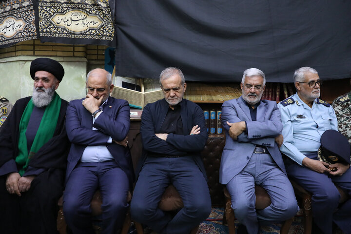 روسای دو قوه در یک مراسم یادبود/ خوش و بش فرمانده قرارگاه مشترک پدافند با قالیباف+تصاویر