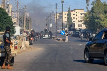 Israel steps up attacks on Syria, bombs army HQ in Damascus