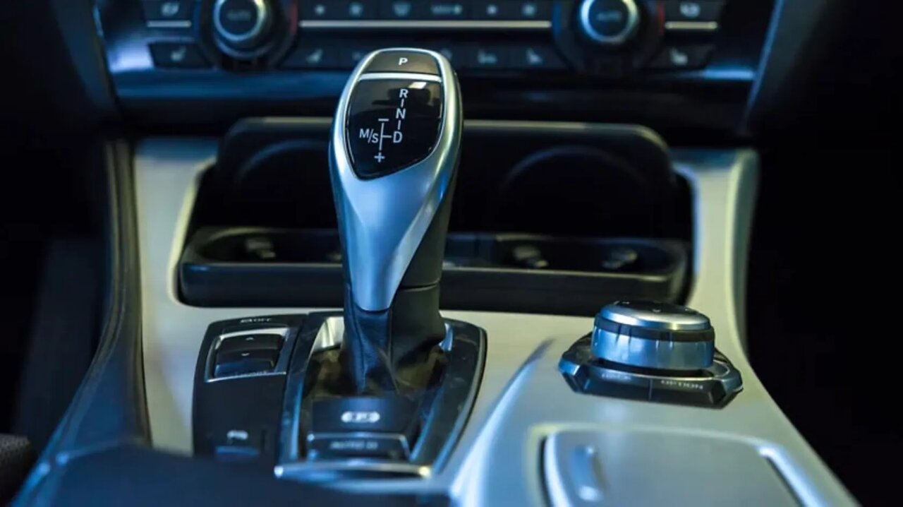 حالت دستی گیربکس اتوماتیک چگونه کار میکند و چه مزایایی دارد؟