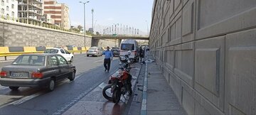 بیاحتیاطی سواری پژو جان موتورسوار را گرفت