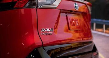 معنای مخفف RAV۴ در نام گذاری شاسیبلند محبوب تویوتا چیست؟ معنای مخفف RAV۴ در نام گذاری شاسیبلند محبوب تویوتا چیست؟