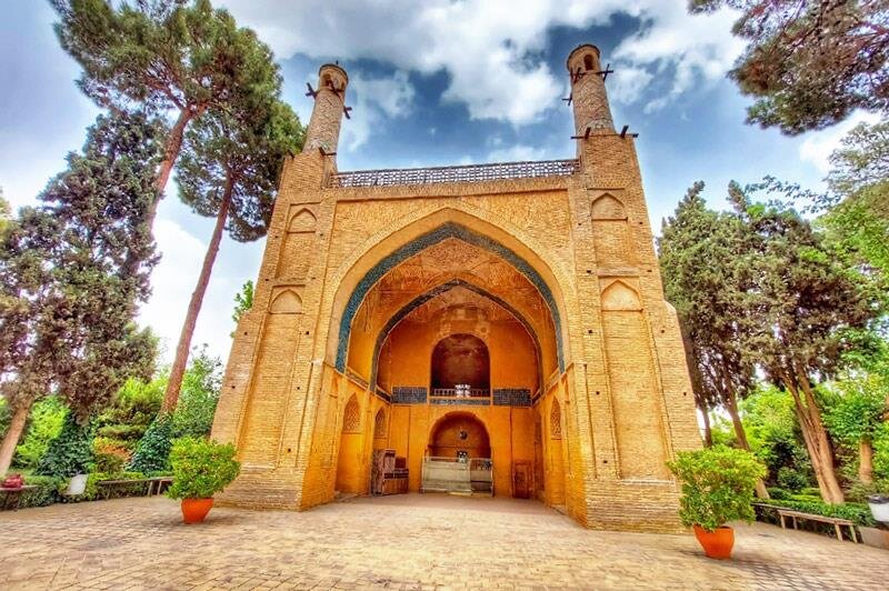 قابهایی از تاریخ و هنر «اصفهان» در دوره «قاجار»/از نقش جهان و عالیقاپو تا منارجنبان و پل خواجو
