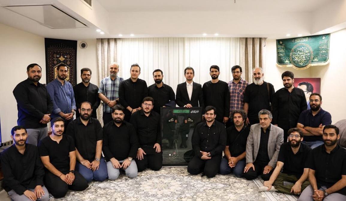 حضور اصحاب رسانه در منزل یک فرمانده گمنام + تصاویر