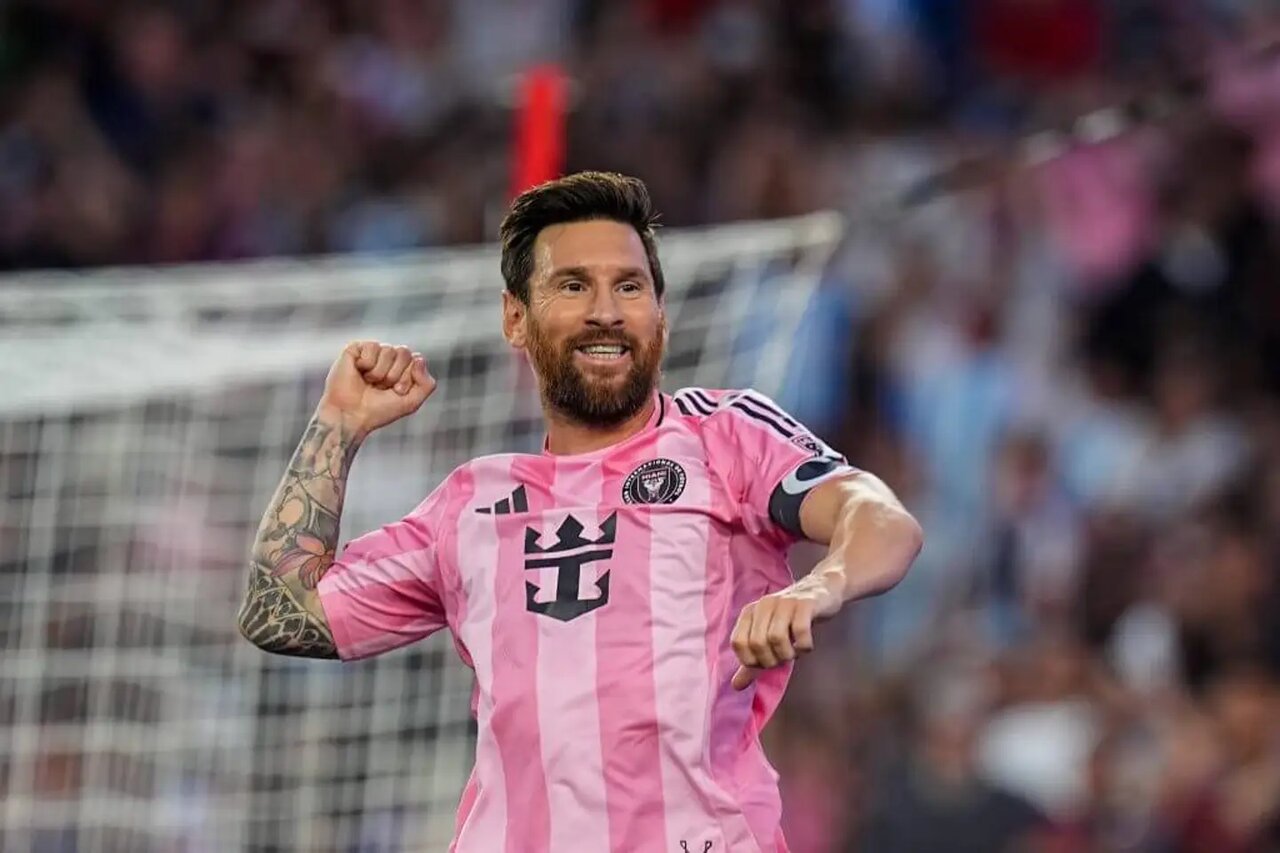 رولکس صورتی ۸۰.۰۰۰.۰۰۰.۰۰۰ تومانی در دستان لیونل مسی!