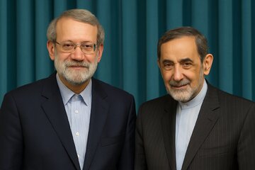 بازخوانی توییت ولایتی و تحرکات اخیر علی لاریجانی / آیا لاریجانی و ولایتی در حال تغییر بازی هستند؟ / ایران در آستانه تغییر؟