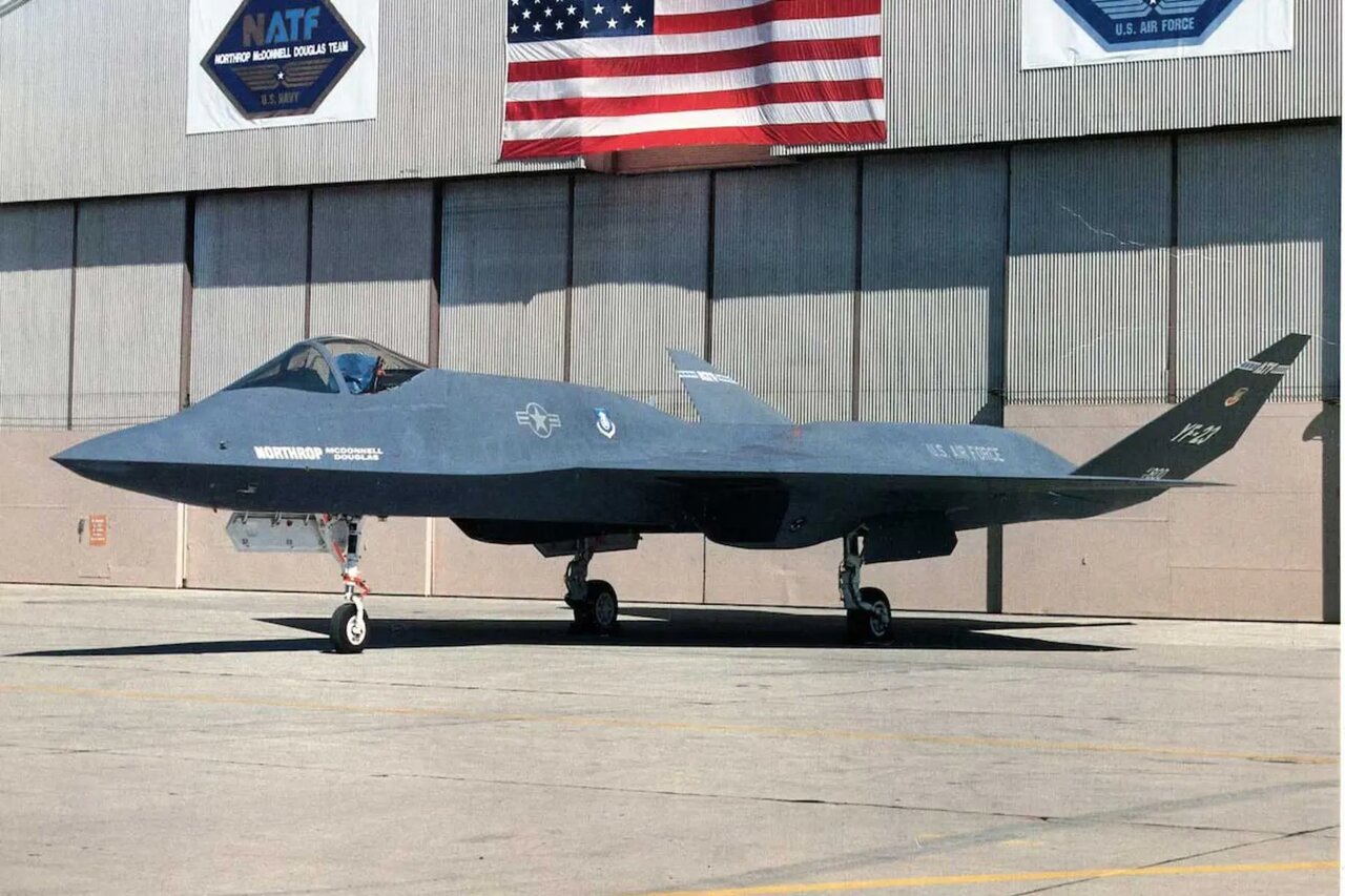 جنگندهای که برتر از F-۲۲ بود اما به در بسته خورد! / عکس