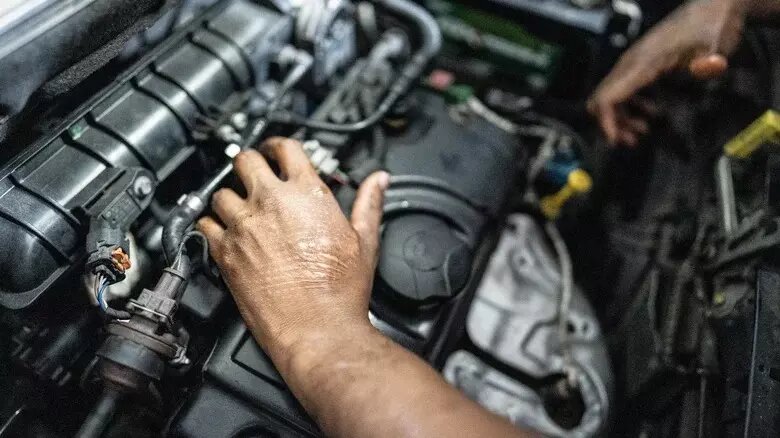 چرا باید موتور خودرو را تمیز نگه دارید؟ / ۴ دلیل فنی و مهم که نمیدانستید