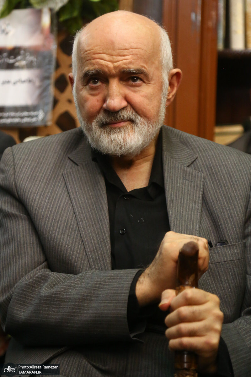تصاویری کمتر دیدهشده از احمد توکلی / از گپ و گفت با نوه امام (ره) تا شانه به شانه عباس عبدی 4
