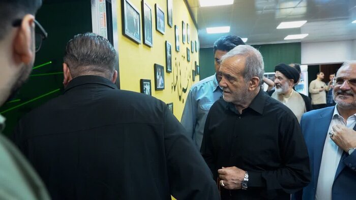 علت سفر سرزده پزشکیان به قم چه بود؟ + تصویر حضور رییس دولت بر سر مزار شهید جنگ 12 روزه