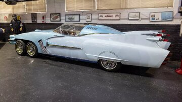 فروش «پرنسس یخی» با طراحی فضایی و ۶ چرخ / عکس فروش «پرنسس یخی» با طراحی فضایی و ۶ چرخ / عکس