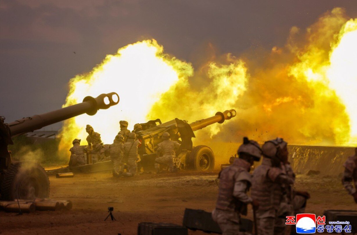 دستور رهبر کره شمالی به ارتش: برای یک جنگ واقعی آماده شوید/تصاویر