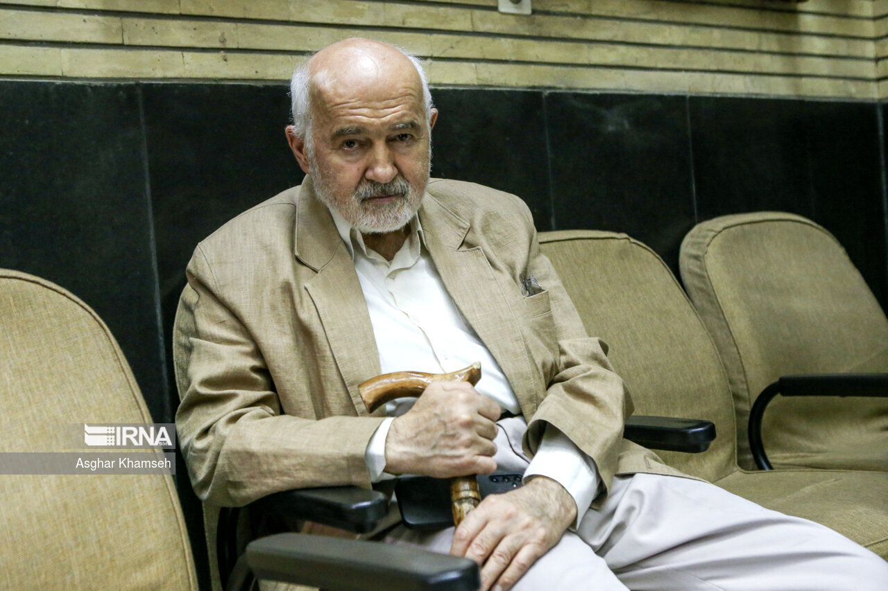 چرا کیهان با خبر درگذشت و تشییع احمد توکلی، سرد برخورد کرد؟/ ماجرا برمی‌گردد به انتقاد آن مرحوم از دولت رئیسی و پرونده صدیقی و ماحرای غسل مصباح