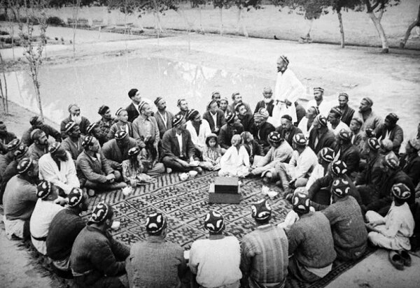 مجموعه عکس/ از بُرقع تا بروکراسی؛ شوروی چگونه ۱۰۰ سال پیش ازبکستان را تغییر داد؟