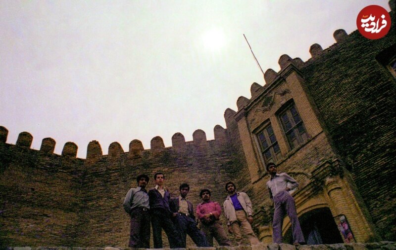 عکس/ شهید حسن باقری در کنار قلعه فلکالافلاک خرمآباد