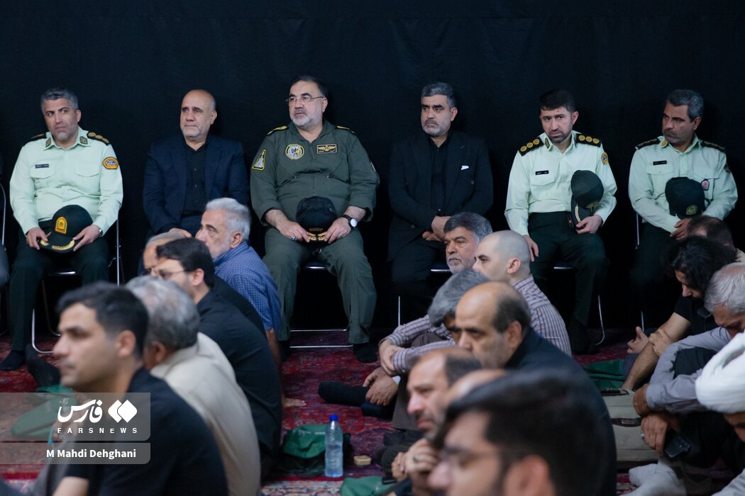 عکسهایی از مراسم چهلم شهید سردار باقری / خوش و بش عزیز جعفری و قاآنی / سردار نجات، حسین علایی و زاکانی در کنار یکدیگر 5