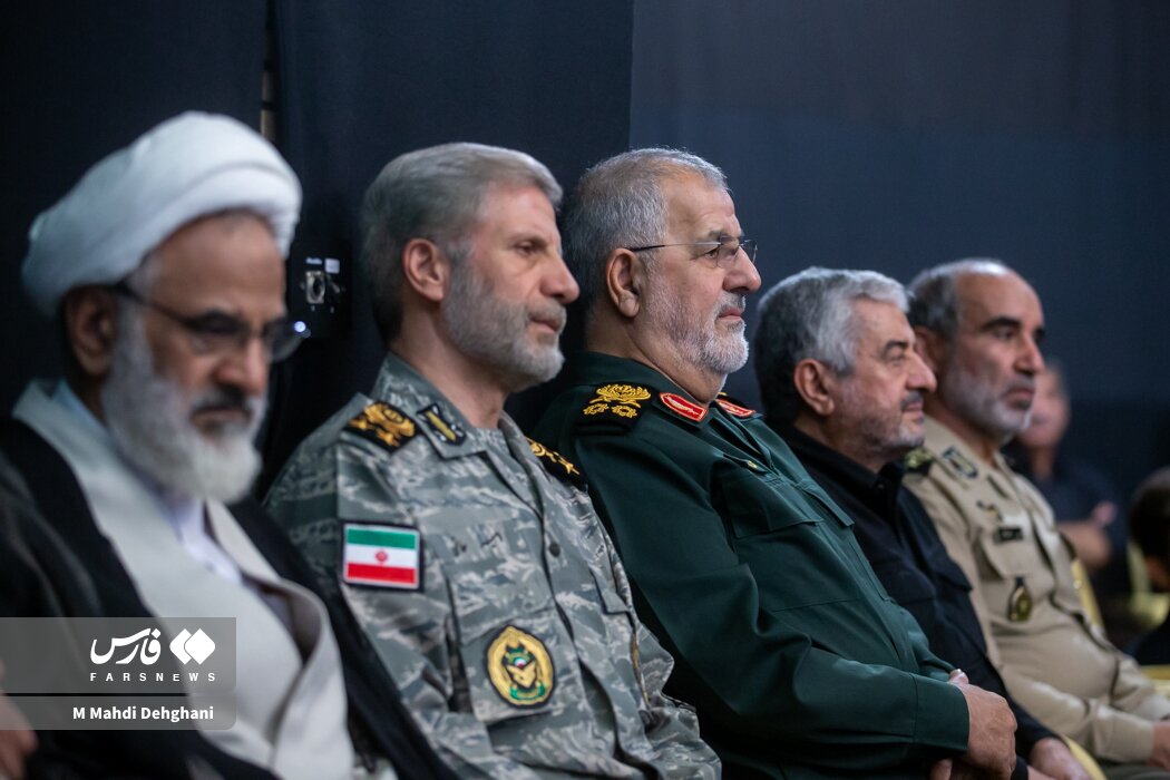 عکسهایی از مراسم چهلم شهید سردار باقری / خوش و بش عزیز جعفری و قاآنی / سردار نجات، حسین علایی و زاکانی در کنار یکدیگر 7