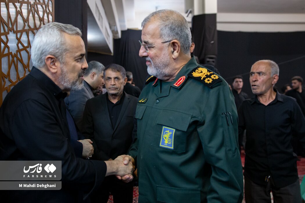 عکسهایی از مراسم چهلم شهید سردار باقری / خوش و بش عزیز جعفری و قاآنی / سردار نجات، حسین علایی و زاکانی در کنار یکدیگر 3
