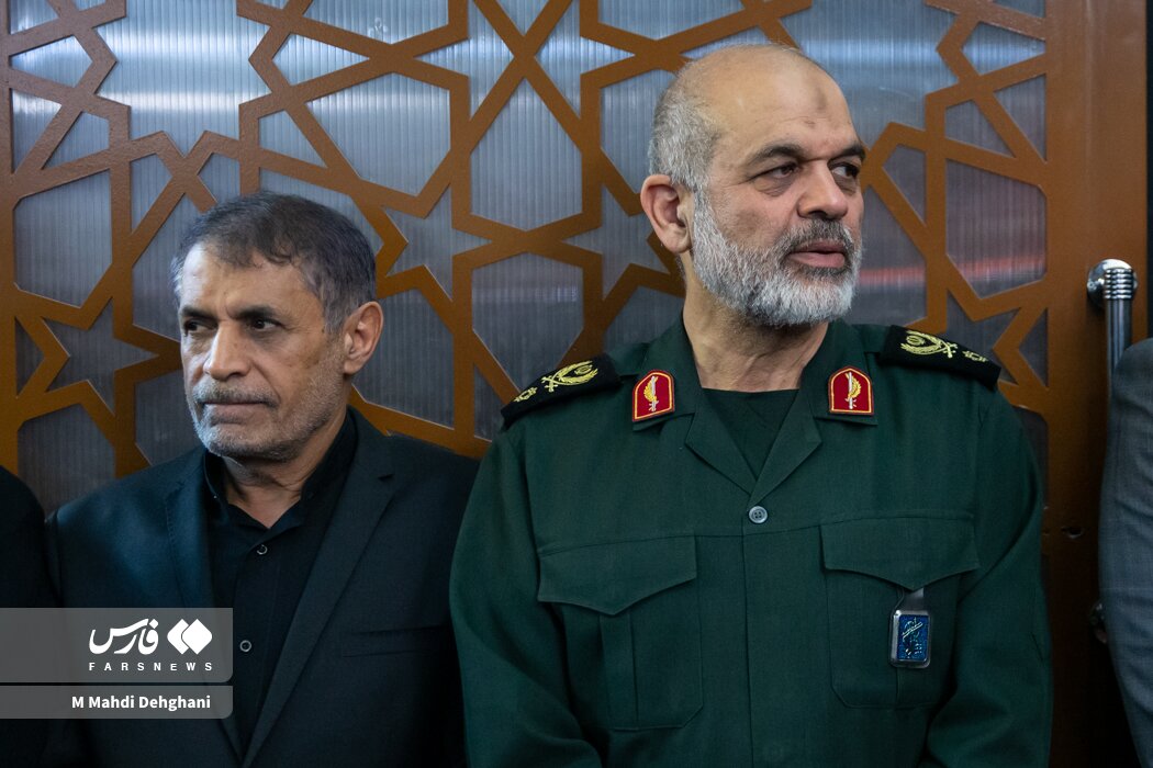عکسهایی از مراسم چهلم شهید سردار باقری / خوش و بش عزیز جعفری و قاآنی / سردار نجات، حسین علایی و زاکانی در کنار یکدیگر 8