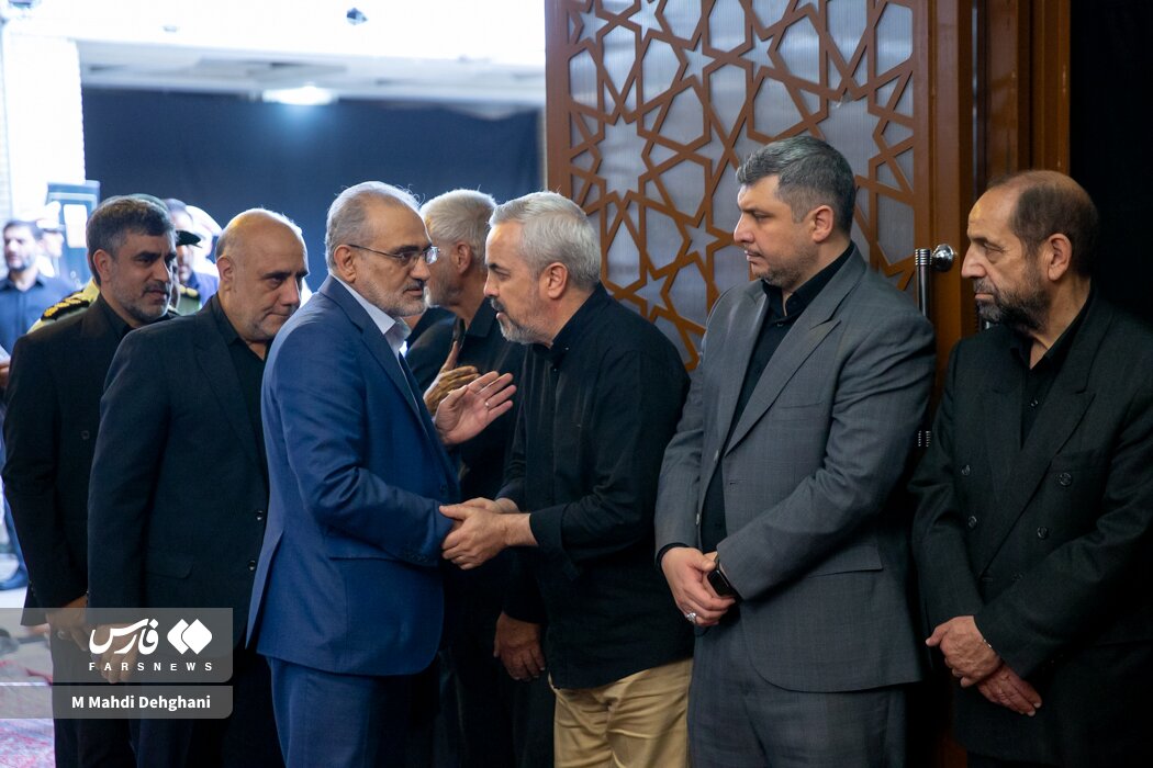 عکسهایی از مراسم چهلم شهید سردار باقری / خوش و بش عزیز جعفری و قاآنی / سردار نجات، حسین علایی و زاکانی در کنار یکدیگر 12