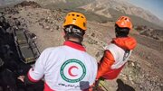 ببینید | نجات یک کوهنورد مصدوم در ارتفاعات قله دماوند توسط نیروهای هلال احمر