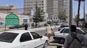 ببینید | ویدیویی اولیه از شروع درگیری در حاشیه دادگستری استان سیستان ‌و بلوچستان