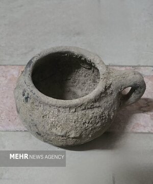 کشف و ضبط 9 قلم شیء تاریخی پیش از اسلام در دماوند / عکس