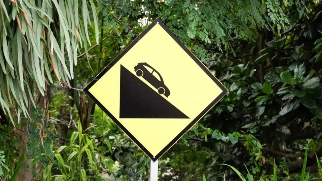 چه زمانی از دنده خلاص (N) در خودروهای اتوماتیک استفاده کنیم؟