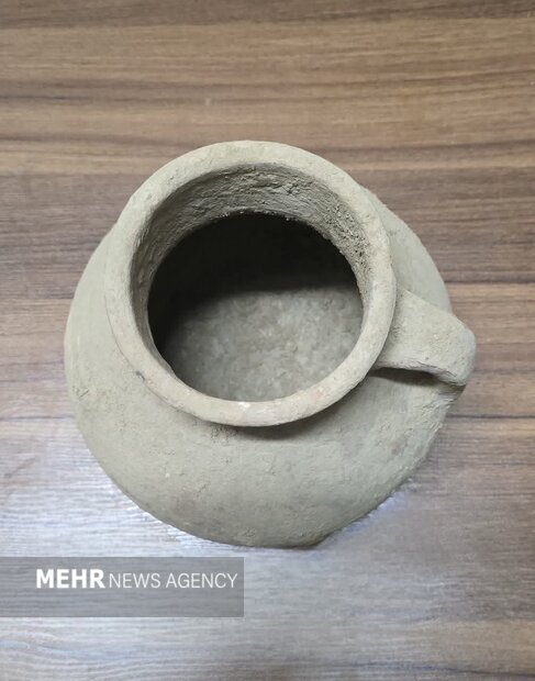 کشف و ضبط ۹ قلم شیء تاریخی پیش از اسلام در دماوند/ عکس