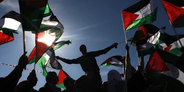 برخی رسانه‌های داخلی هر دروغ اسرائیل را با آب و تاب منعکس می‌کنند / نقش‌آفرینی فرانسه به نفع صلح خاورمیانه / طرح ریاض و پاریس علیه اسرائیل است