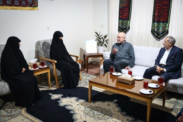 آرزوی قالیباف در دیدار با خانواده رئیس شهید سازمان اطلاعات سپاه چه بود؟+تصویر