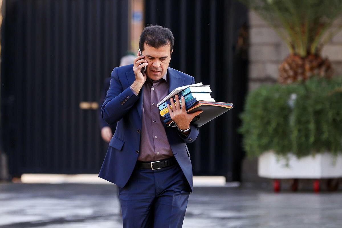 ستاد هوش مصنوعی به فعالیت خود ادامه میدهد / افشین: برای توسعه هوش مصنوعی، نیاز به سرمایهگذاری ۱۰ میلیارد دلاری وجود دارد. ستاد هوش مصنوعی به فعالیت خود ادامه میدهد / افشین: برای توسعه هوش مصنوعی، نیاز به سرمایهگذاری ۱۰ میلیارد دلاری وجود دارد.