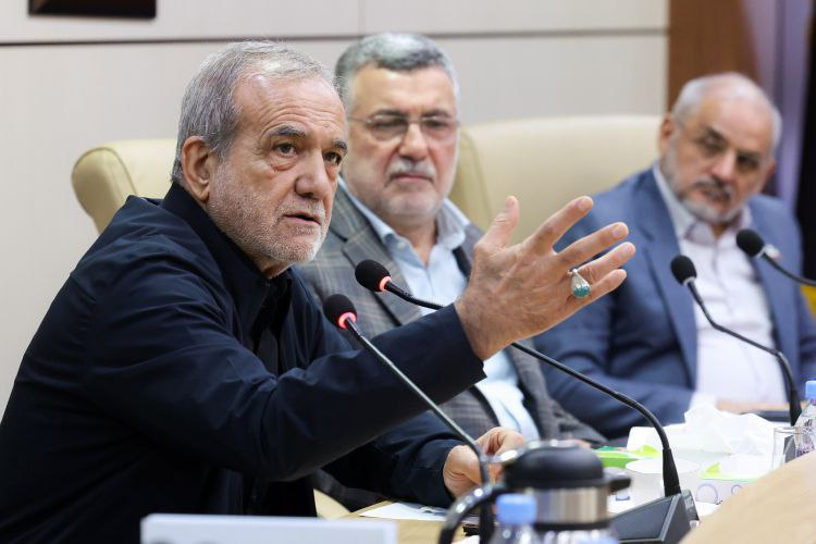 حضور سرزده پزشکیان در وزارت بهداشت+ تصویر