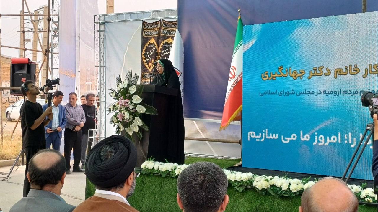 آغاز اجرای پروژه نیم همتی محور سهراهی راژان – دیزج در ارومیه کلنگزنی شد