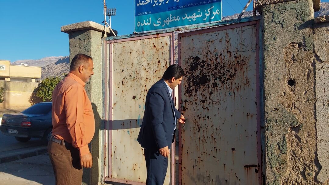 ببینید | آبروریزی در یک اداره در پی بازدید سرزده فرماندار گچساران