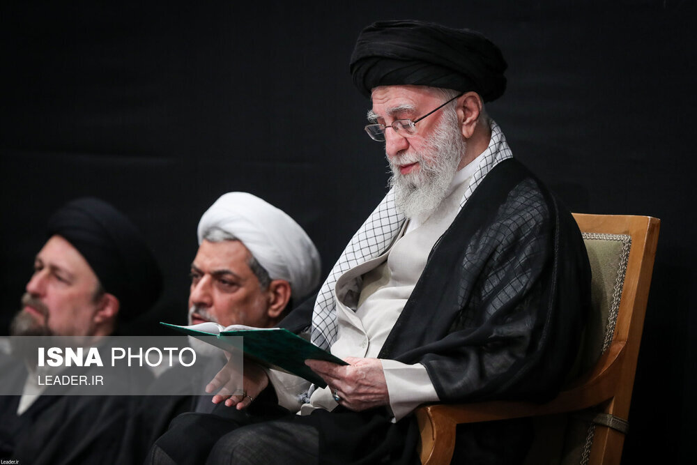 مراسم بزرگداشت شهدای جنگ تحمیلی 12 روزه با حضور رهبر انقلاب +تصاویر