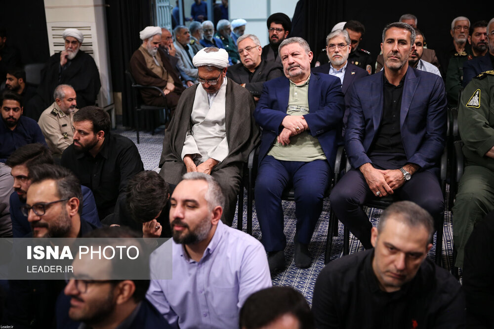 مراسم بزرگداشت شهدای جنگ تحمیلی 12 روزه با حضور رهبر انقلاب +تصاویر