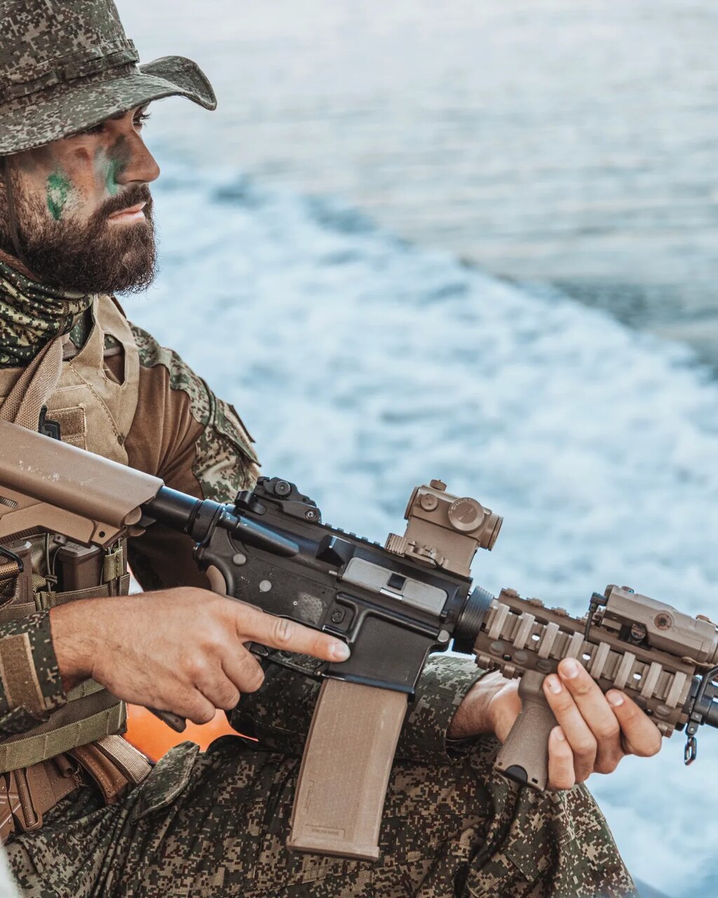 خبر : عکس | ستاره منچسترسیتی در میدان جنگ؛ مدافع سیتیزنها کماندو شد! 2 عکس | ستاره منچسترسیتی در میدان جنگ؛ تعطیلاتی به سبک کماندوها!